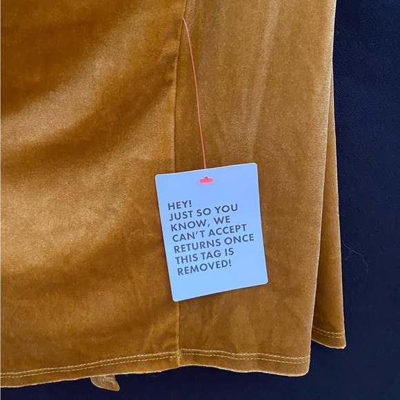 Gold velvet dress - Picture 3 of 6